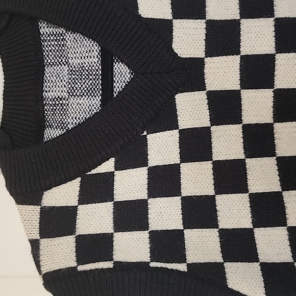 Checkered Print Sweater Vest - Picture 2 of 2